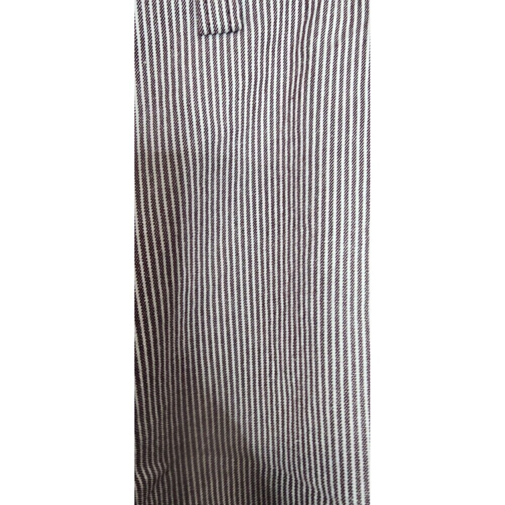 Club Room Casual Shorts Burgundy White Striped Seersucker Mid Length Men's 34 - Picture 2 of 9